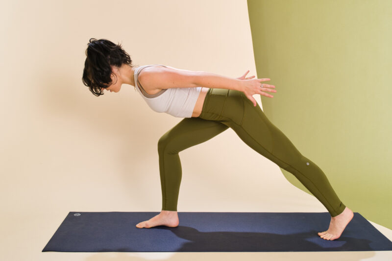 Spice Up Your Lunges With This Simple Variation That Also Works Your Core