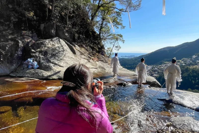 Eight Million Ways to Happiness: Wisdom for Inspiration and Healing from the Heart of Japan