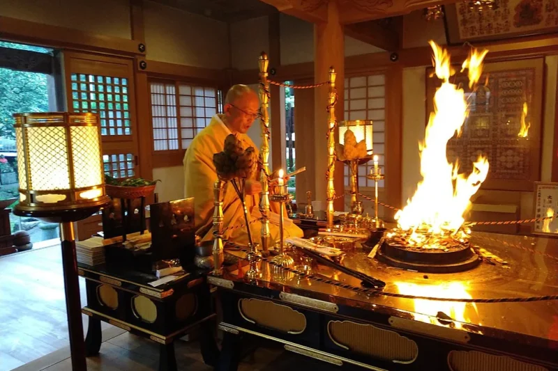 Innovation and tradition in Buddhist ritual