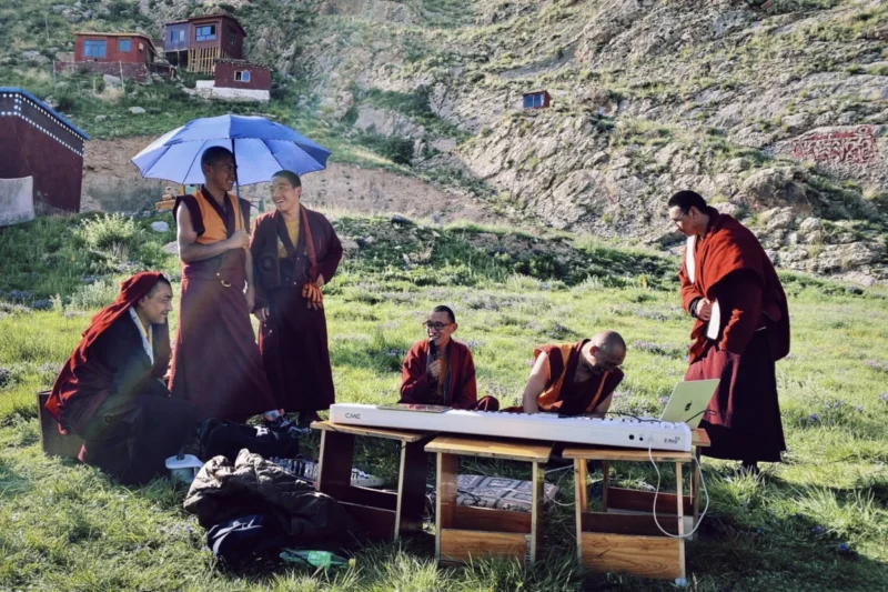 The Profound Resonance of Silence: Howie Lee’s Sonic Pilgrimage to Tibetan Monasteries