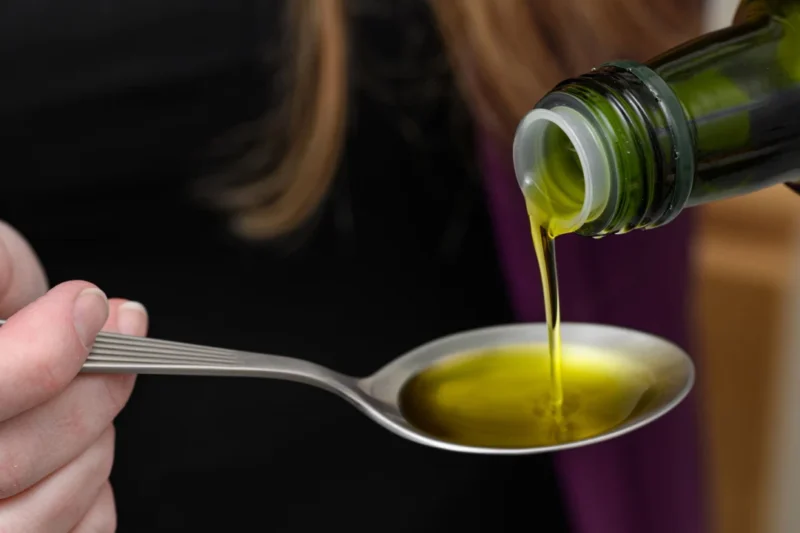 I Take A Spoonful Of Olive Oil For Digestion — What I Noticed After 15 Months